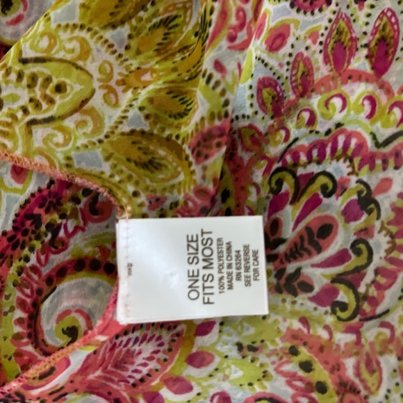 Beautiful Womens cover up - Picture 6 of 9